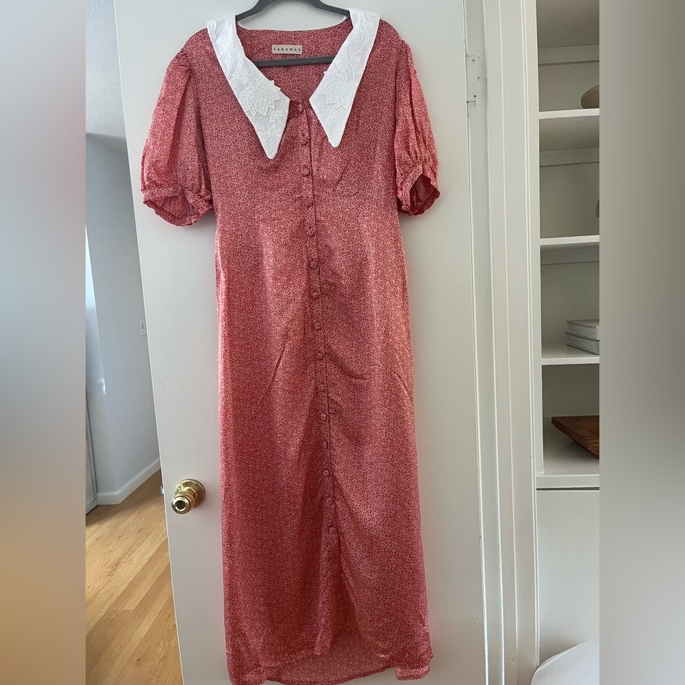 FARAWAY Elegant Pink Button-Down Dress with White Collar